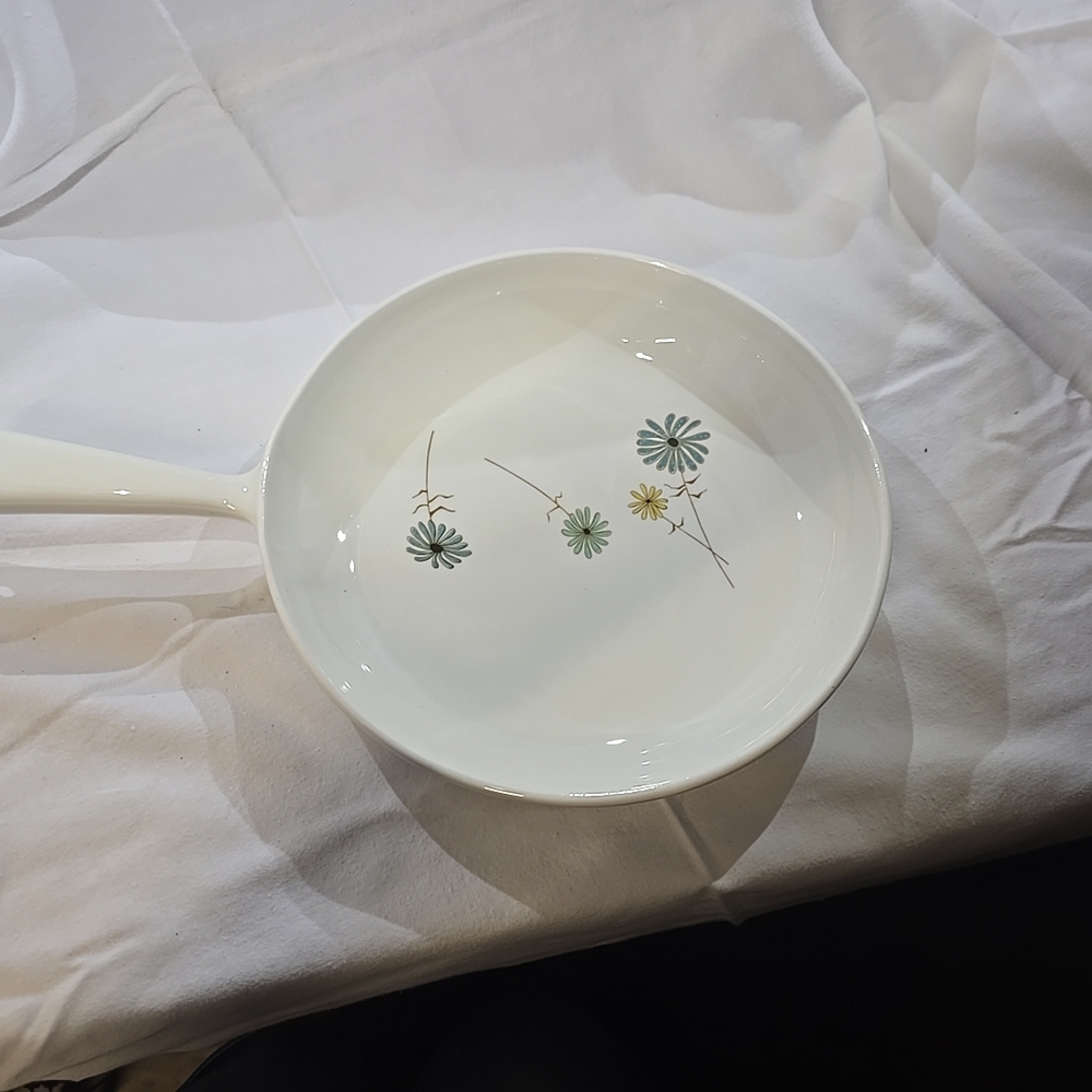 MCM Lazy Daisy Skillet
